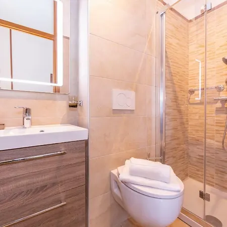 شقة Sleeps 6 Pool Wifi *