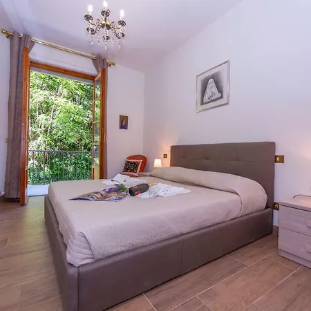 Sleeps 6 Pool Wifi شقة Carlazzo