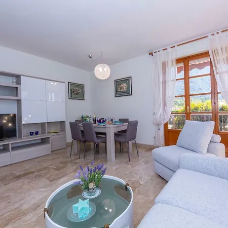 شقة Sleeps 6 Pool Wifi Carlazzo